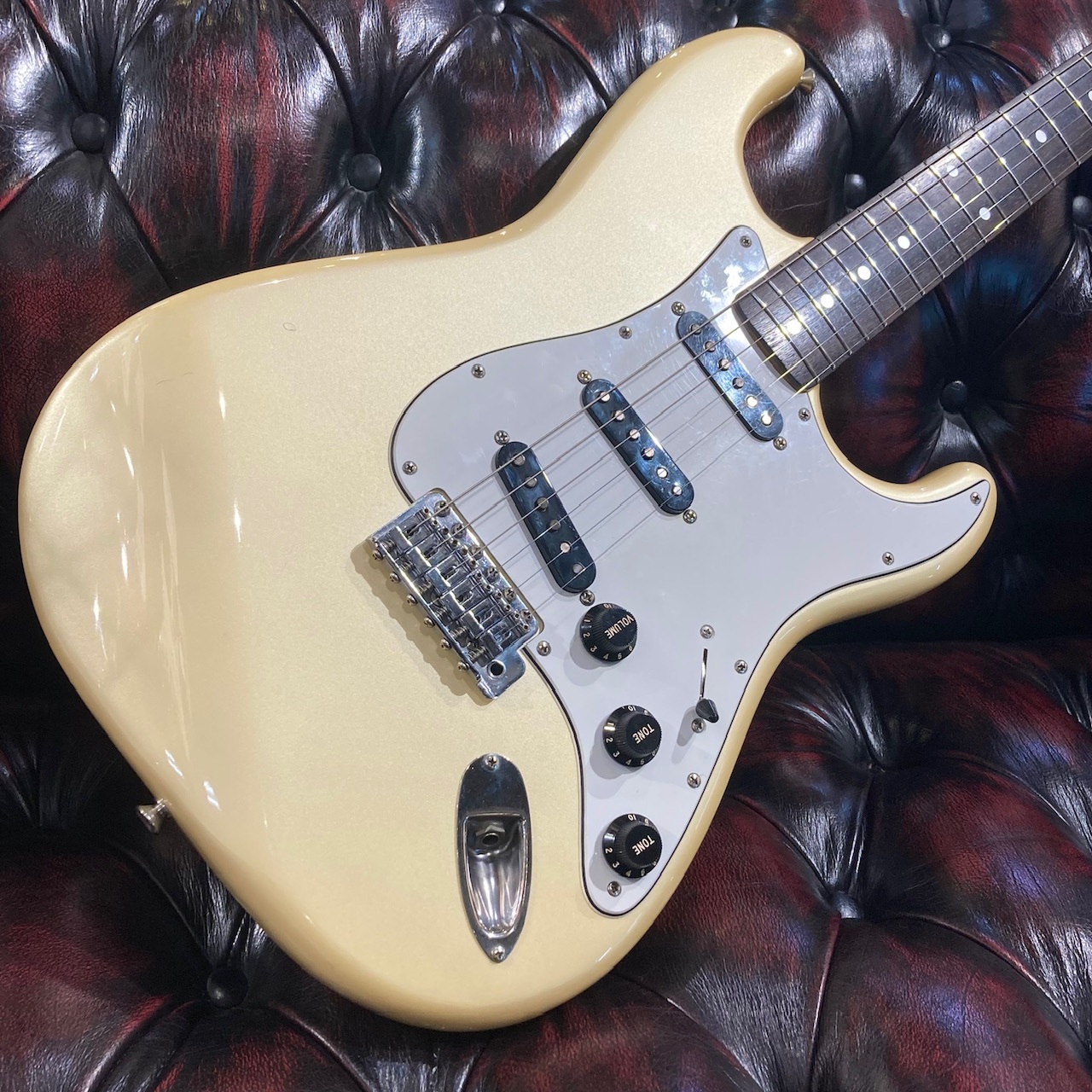 Fender Japan ST72-55 Pearl White 1984年製 JVシリアル（ビンテージ