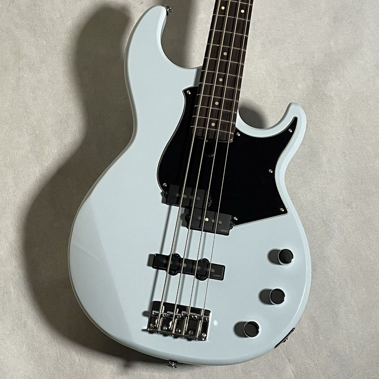 お値下げ】ヤマハ エレキベース bb434 ものたりな アイスブルー 