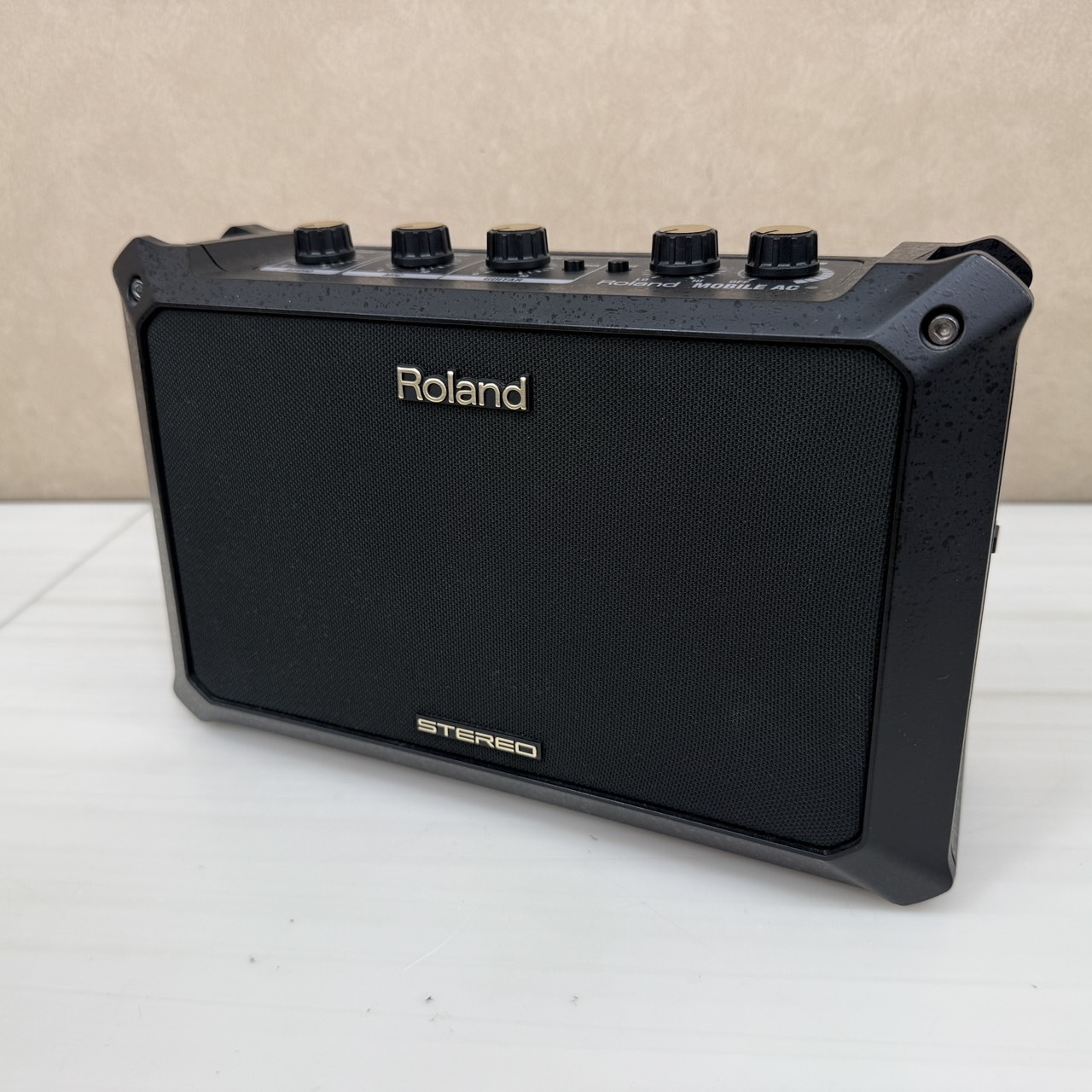 【ROLAND】MOBILE AC ポータブルアンプ Amazon.com: Roland MOBILE-AC Portable Battery Powered