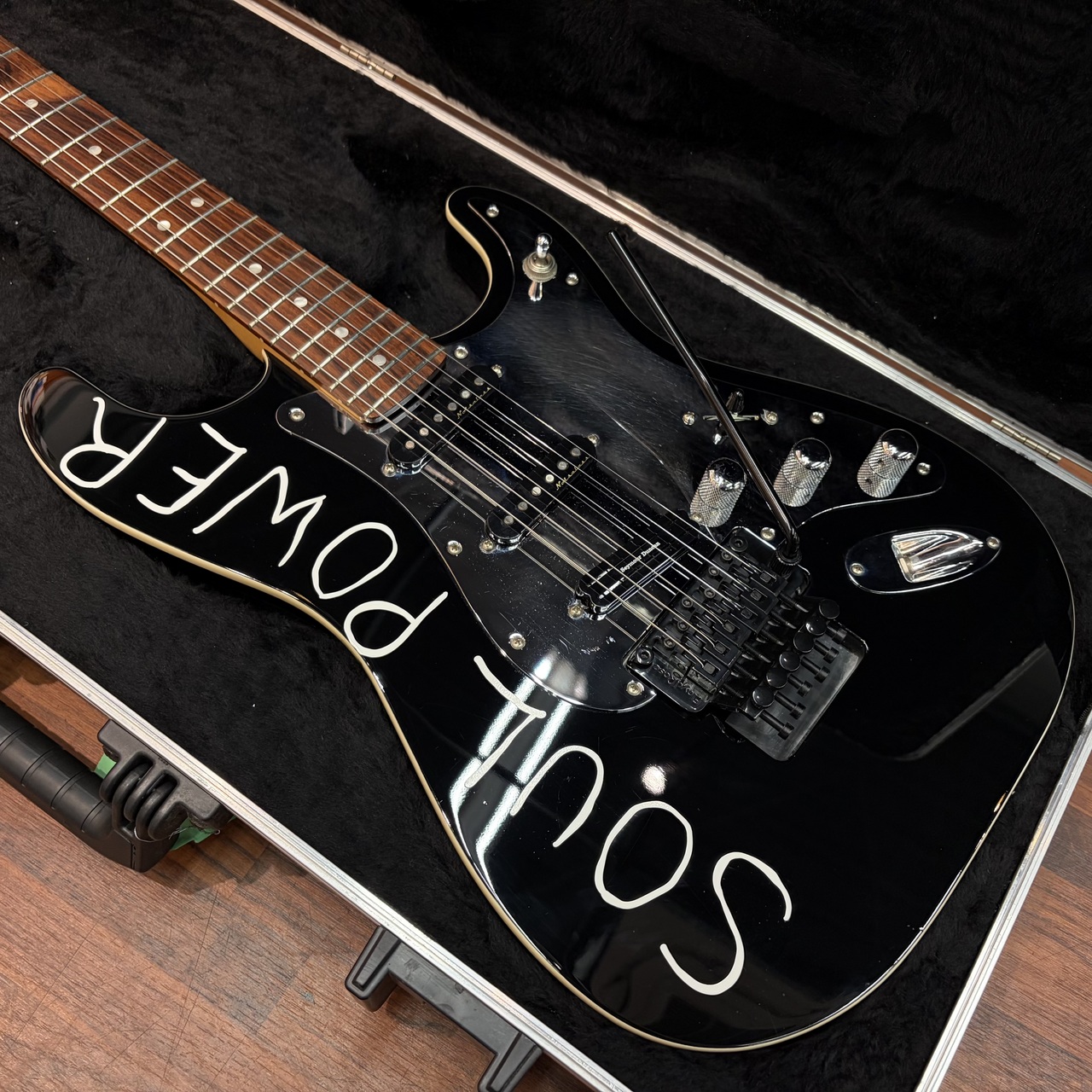 Fender Tom Morello Stratocaster (フェンダー トムモレロ ストラト