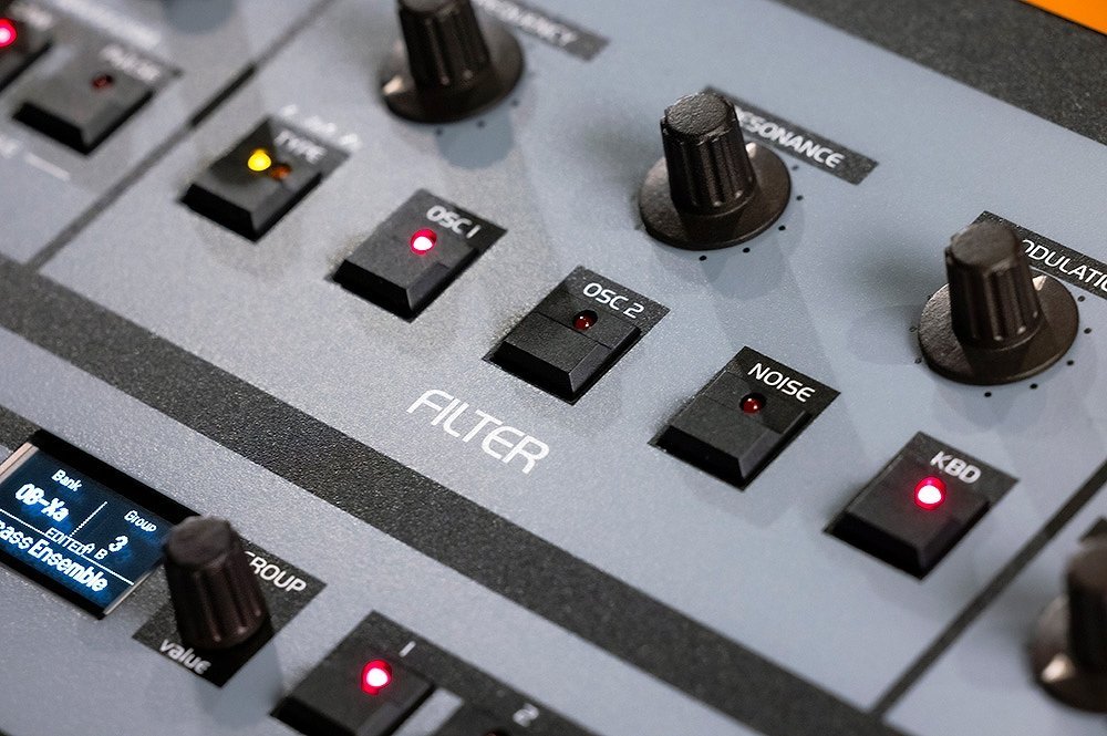 Oberheim OB-X8 8ボイス・ポリフォニック・アナログ・シンセサイザー