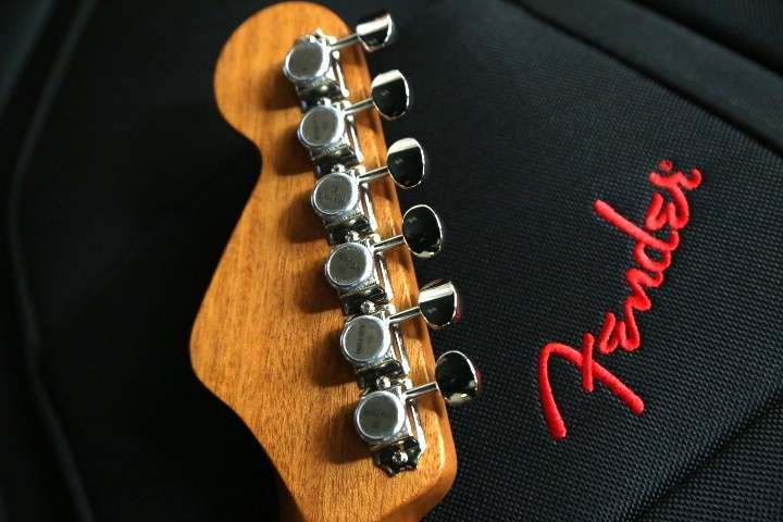 Fender HIGHWAY SERIES DREADNOUGHT ゴトー・マグナムロックペグ Fender HIGHWAY SERIES DREADNOUGHT ゴトー・マグナムロックペグ