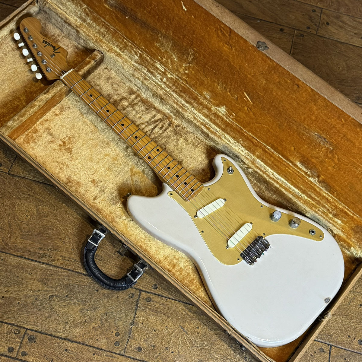 土日限定価格　Fender Duo Sonic 1959年 ヴィンテージ　激鳴り 土日限定価格 Fender Duo Sonic 1959年 ヴィンテージ 激鳴り