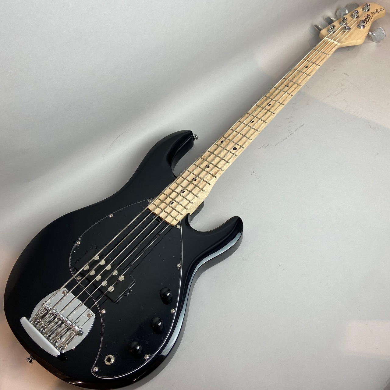 Sterling by MUSIC MAN STINGRAY S.U.B. Series Ray5 BK 5弦エレキ