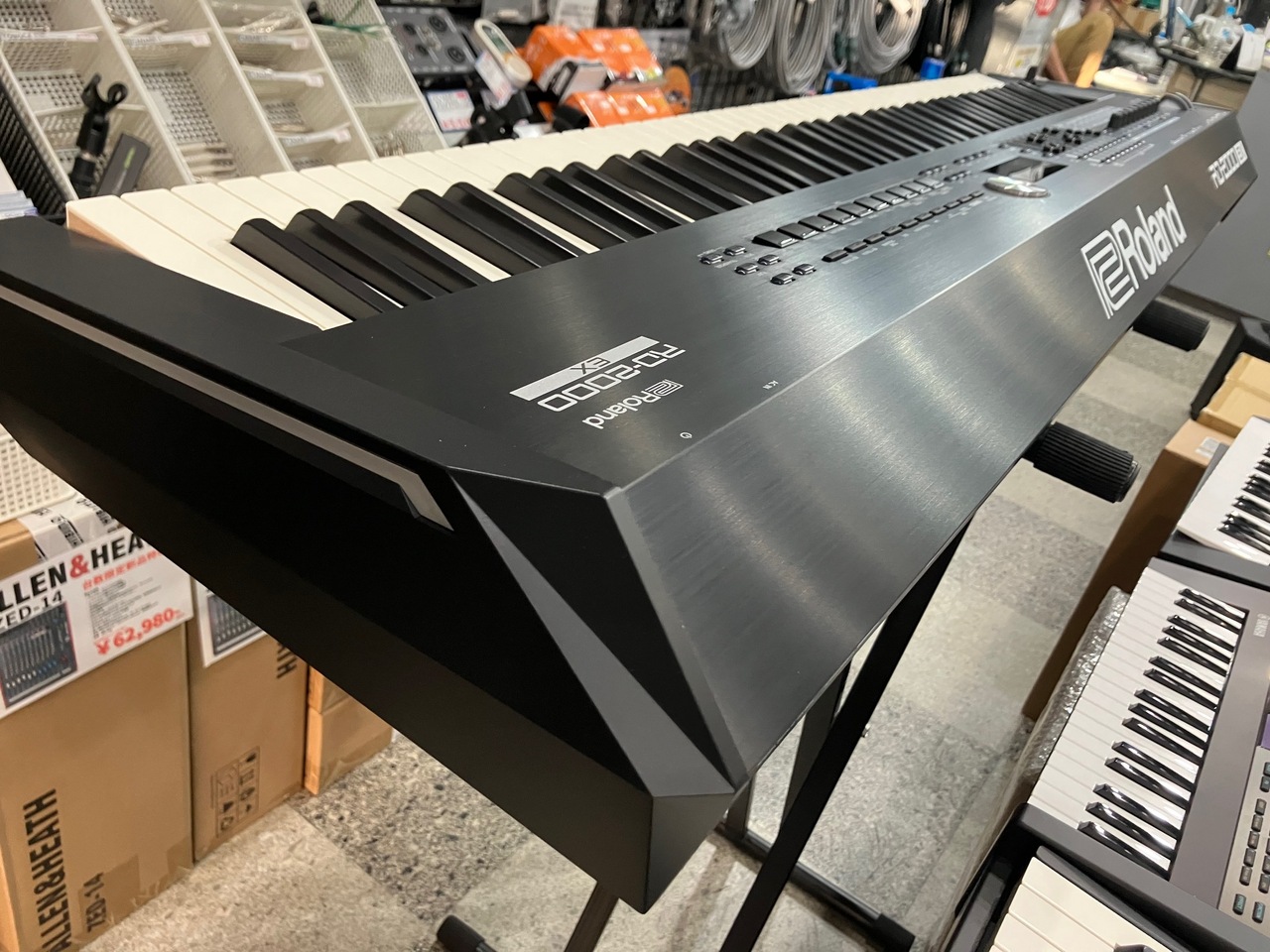 ★送料込み★Roland RD-2000(2020年製) Roland ローランド / RD-2000EX[アクセサリーセット！]Digital