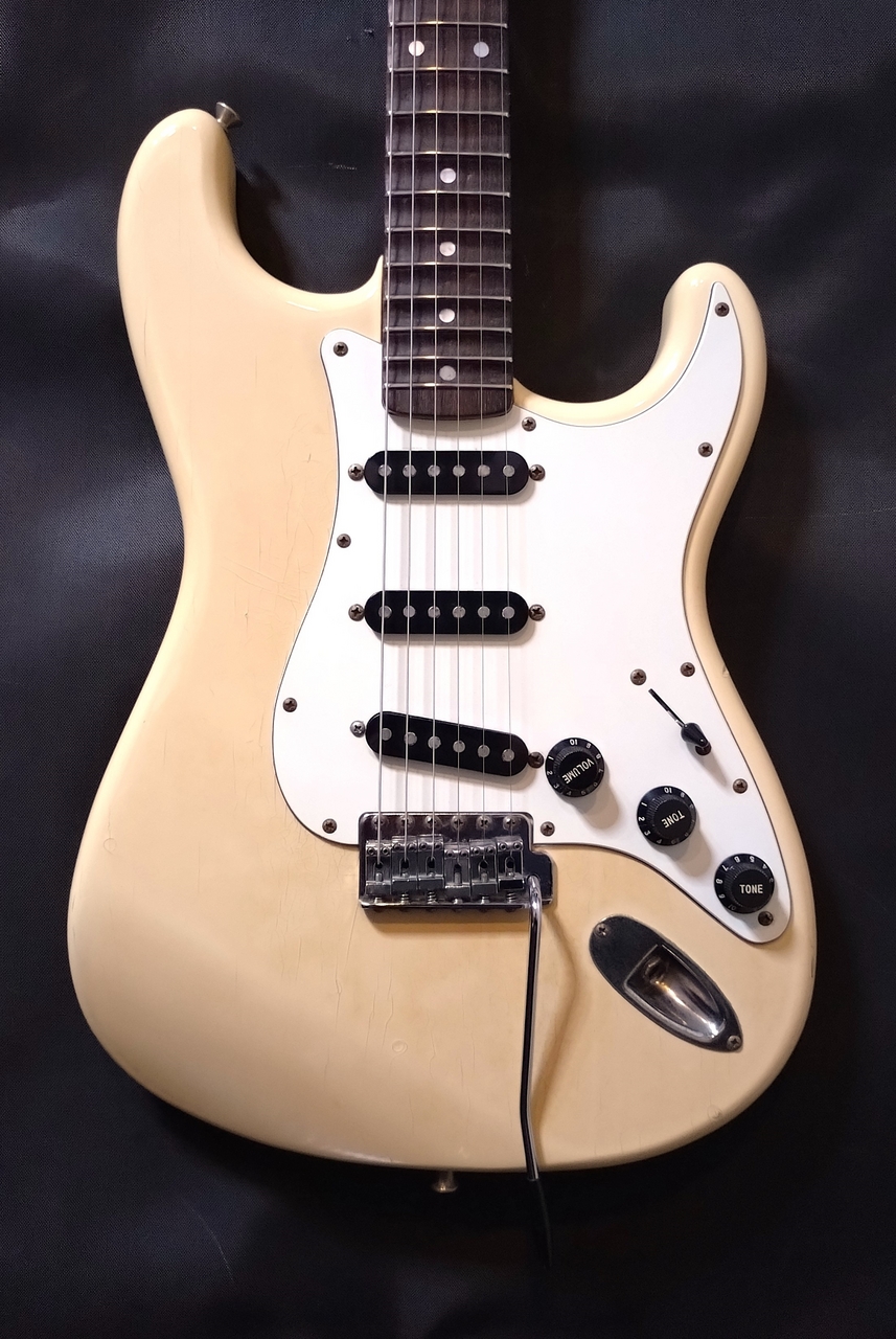 Squier CST-30 ストラトキャスター Squier CST 30 Stratocaster - YouTube