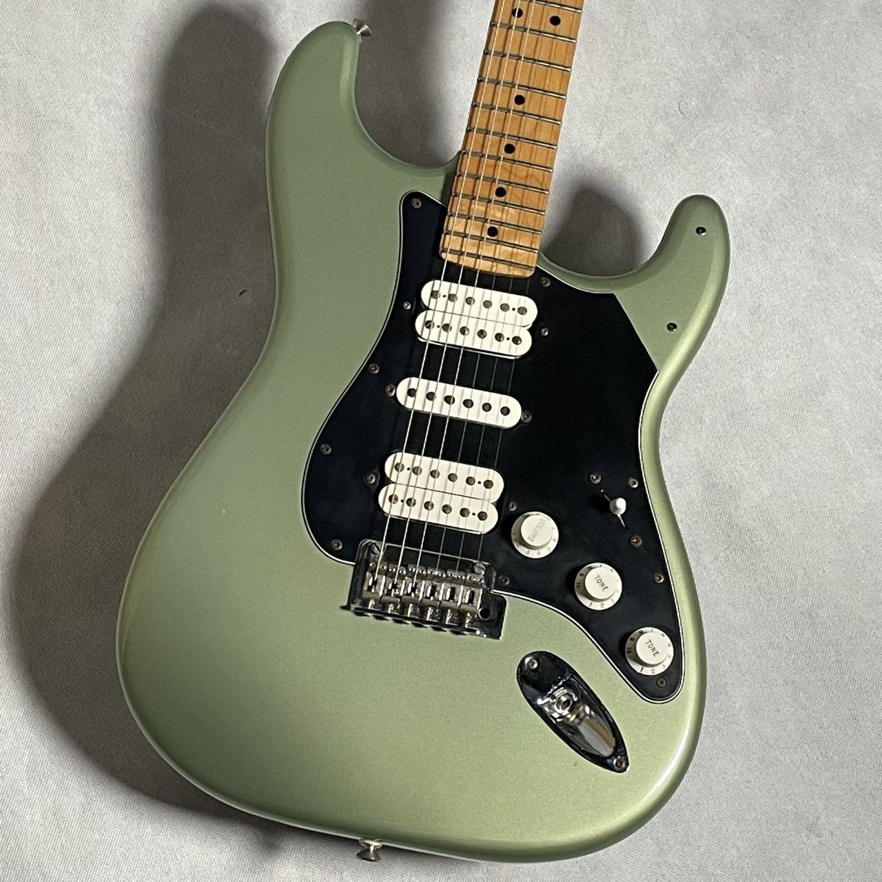 Fender Player Series HSH MOD バッグ付き Amazon.com: Fender Player II Stratocaster HSS - Polar White