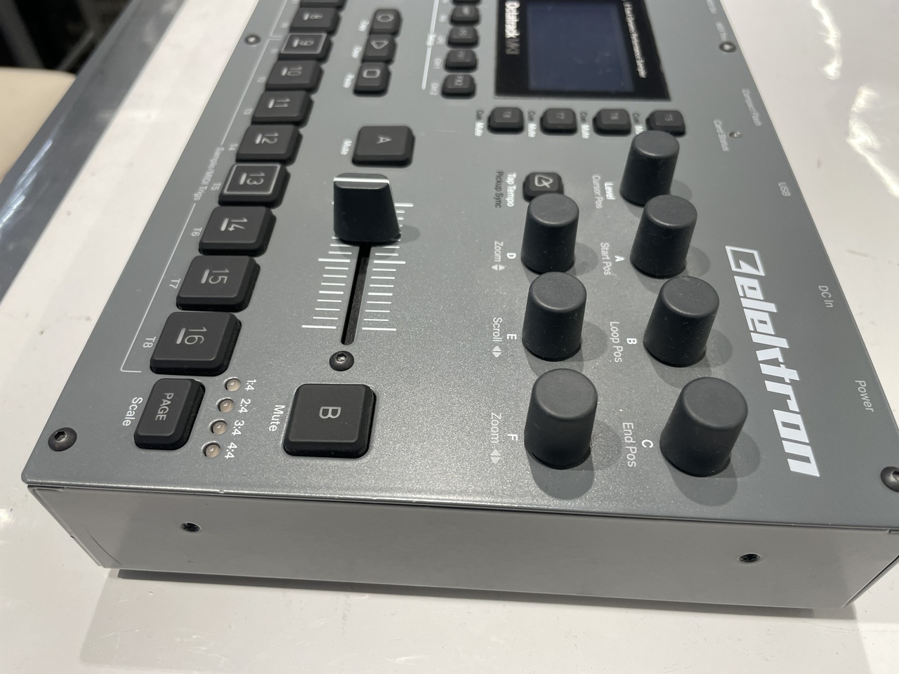 elektron Octatrack MK2(Octatrack DPS-1 mk-Ⅱ)【展示品特価】（B級