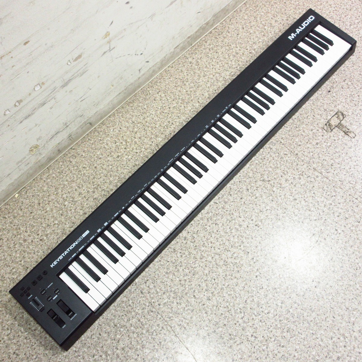 【未使用に近い】M-Audio Keystation88 MK3 キーボード 未使用に近い】M-Audio Keystation88 MK3 キーボード 中古】MIDI