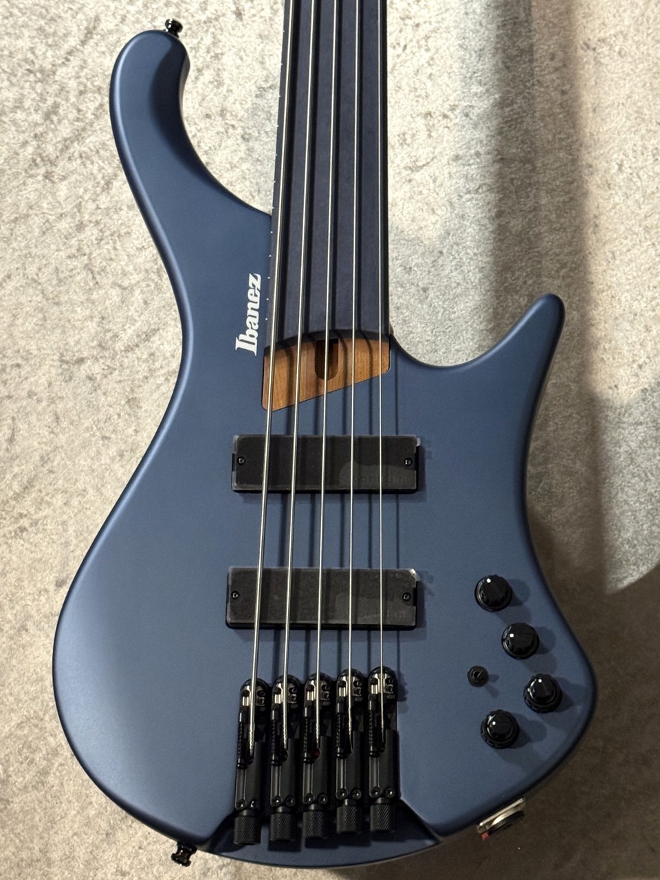 Ibanez EHB1005F -Arctic Ocean Matte- 【青い指板】【フレットレス