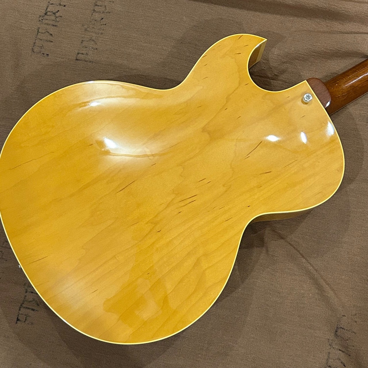 Archtop Tribute AT175 Prototype LAN(Light Amber Natural)（中古
