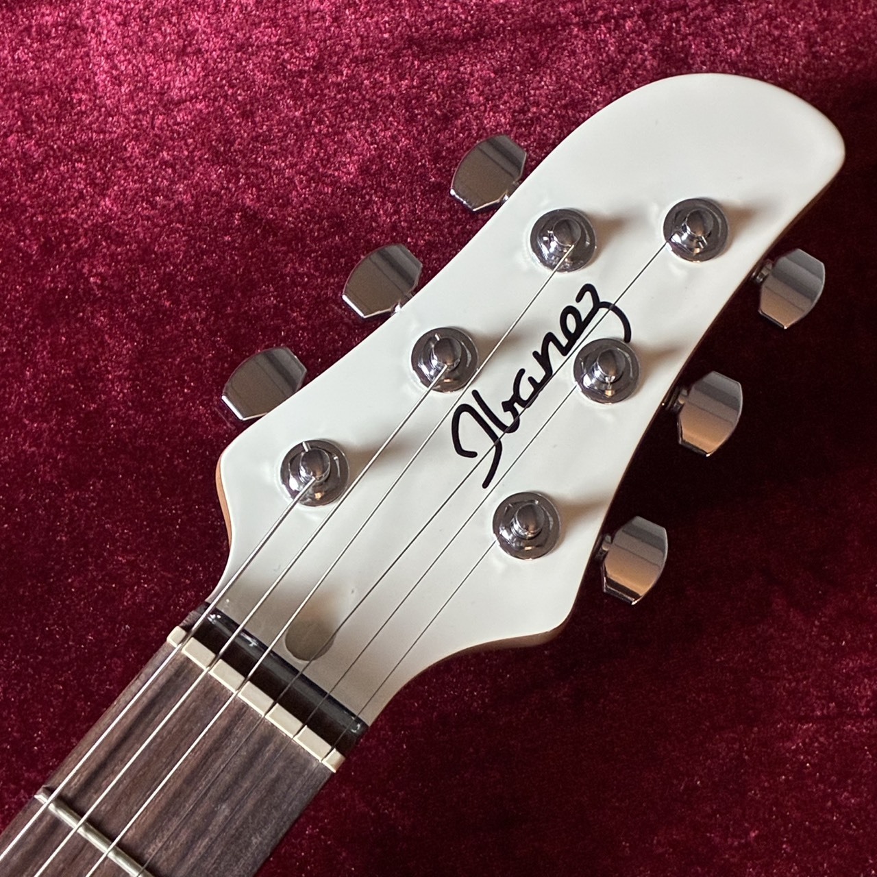 Ibanez ICHI00-VWH Vintage White Ichika Nito シグネイチャーモデル