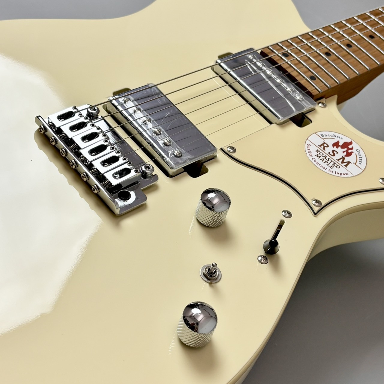 Bacchus TAC24 STD-RSM/M -Olympic White- 【3.64kg】（新品）【楽器
