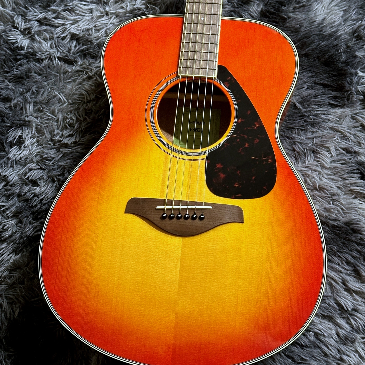 YAMAHA FS820 AB (Autumn Burst) 【定番ビギナー向けアコギ】【通販