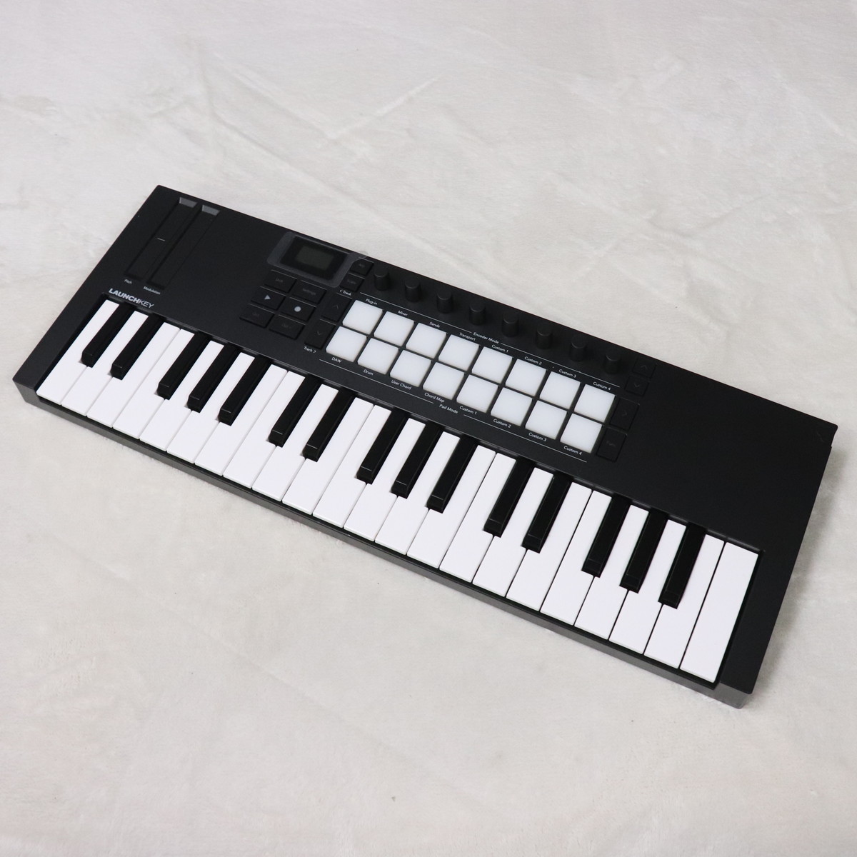 Novation Launchkey 37 MK4 【梅田店】（中古）【楽器検索デジマート】