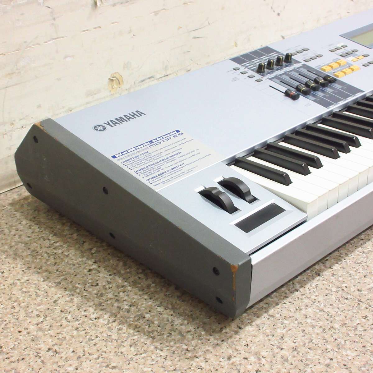 YAMAHA MOTIF ES8 