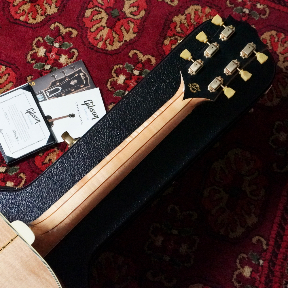 Gibson Custom Shop J-200 