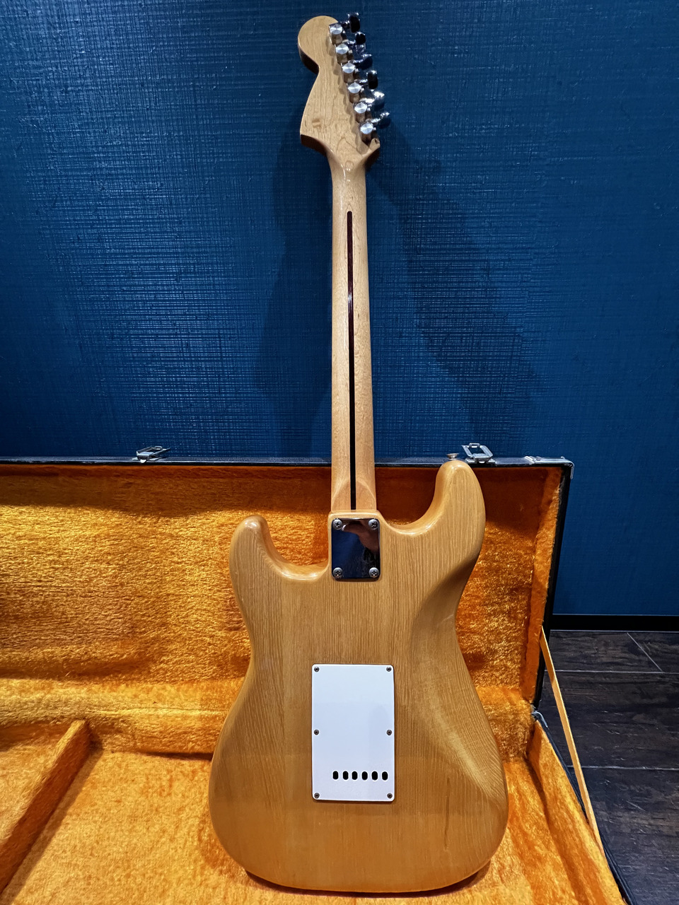 El Maya ARTIST MODEL STRATOCASTER Type 1970s Made in Japan