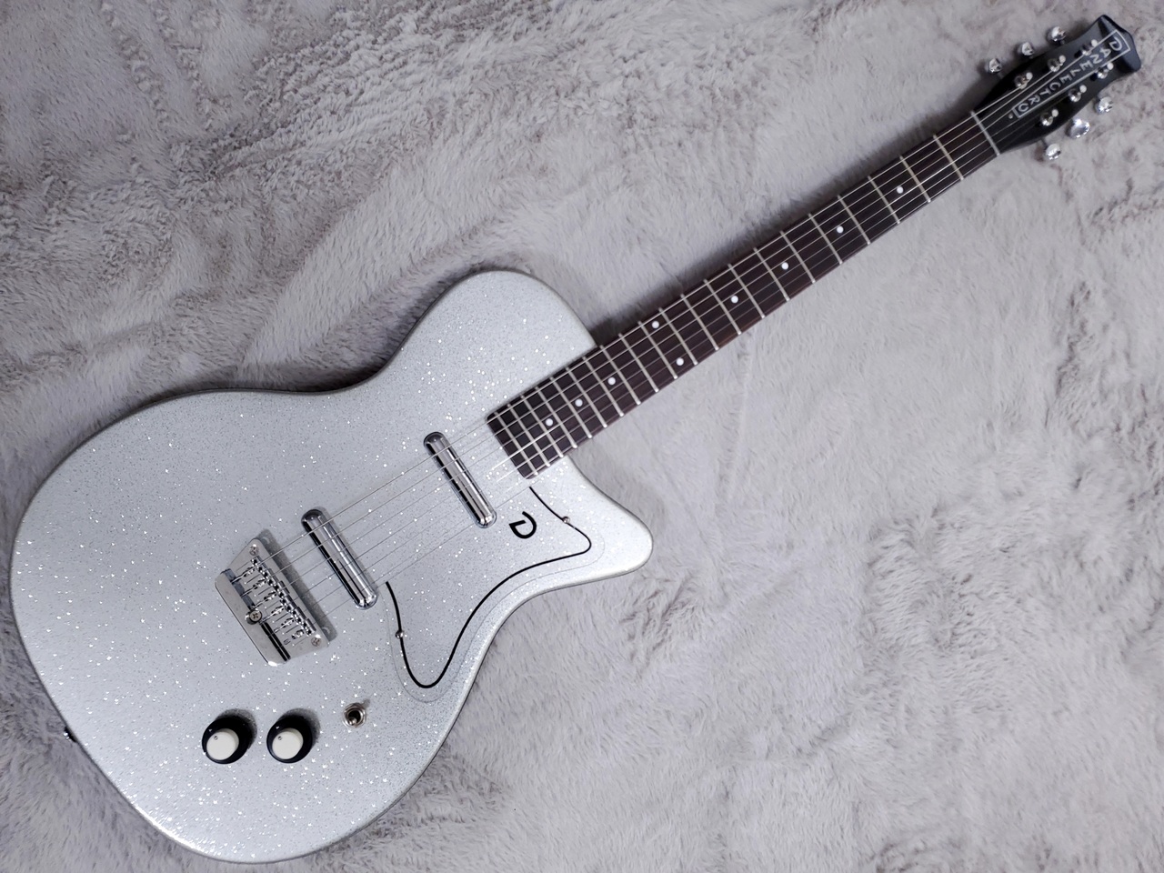 Danelectro 56 SINGLE CUTAWAY METALFLAKE SILVER（新品）【楽器