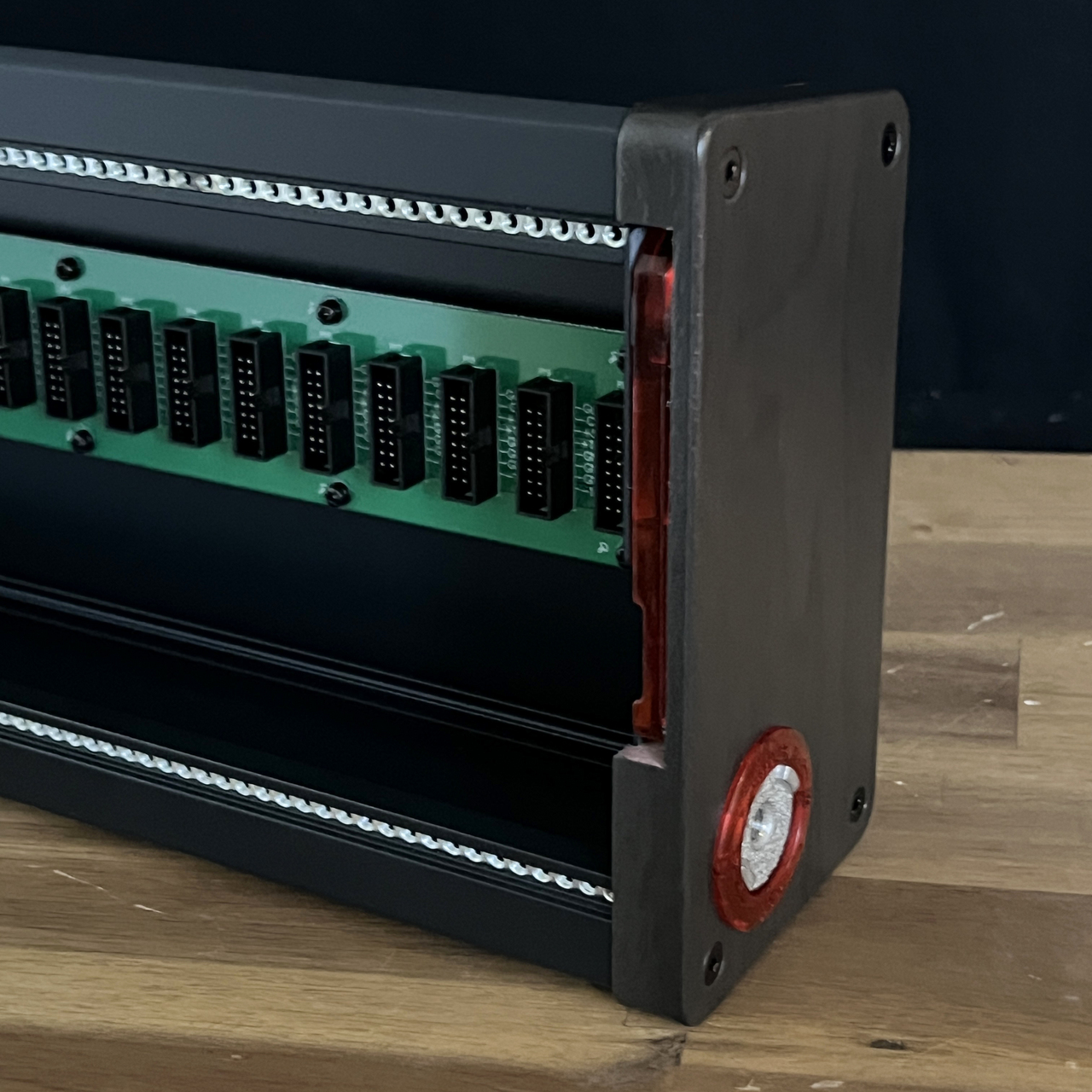 Arturia RACKBRUTE 3U NOIR（新品特価）［デジマートSALE］【楽器検索