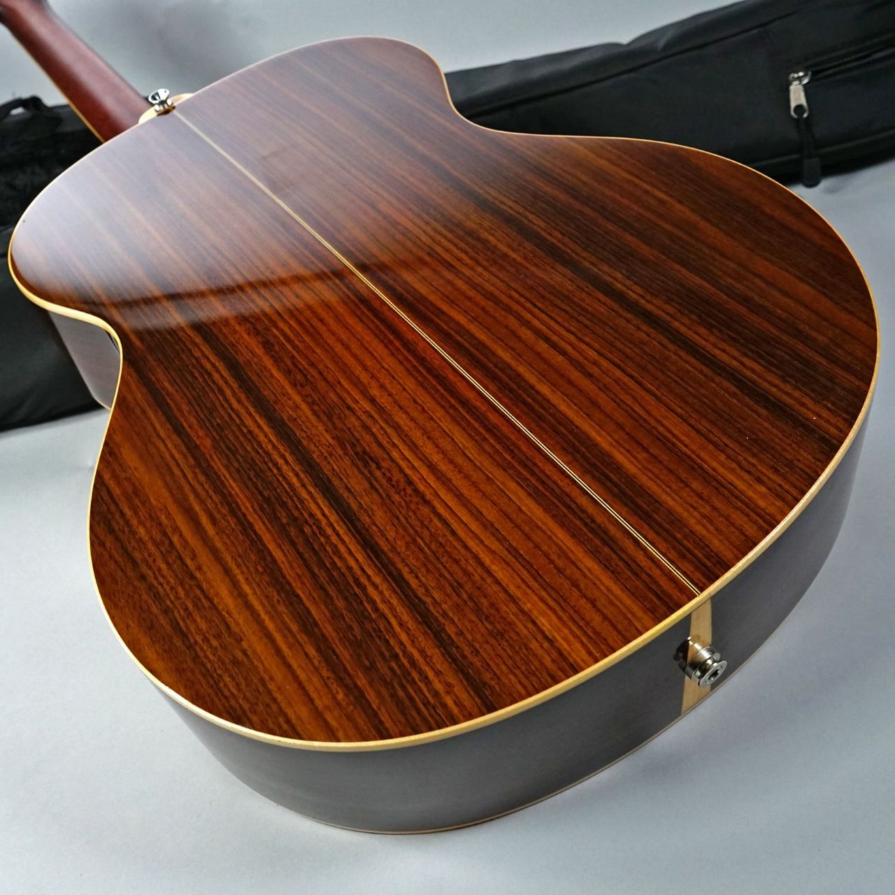 James J-1000A 中古 重量2.18Kg（中古/送料無料）【楽器検索デジマート】