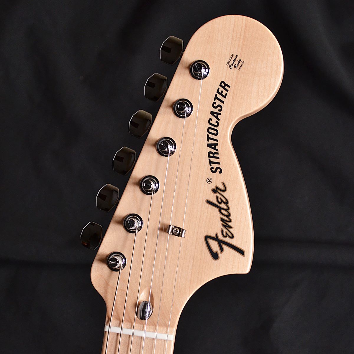 Fender/H.E.R. Stratocaster Maple Fingerboard Chrome Glow