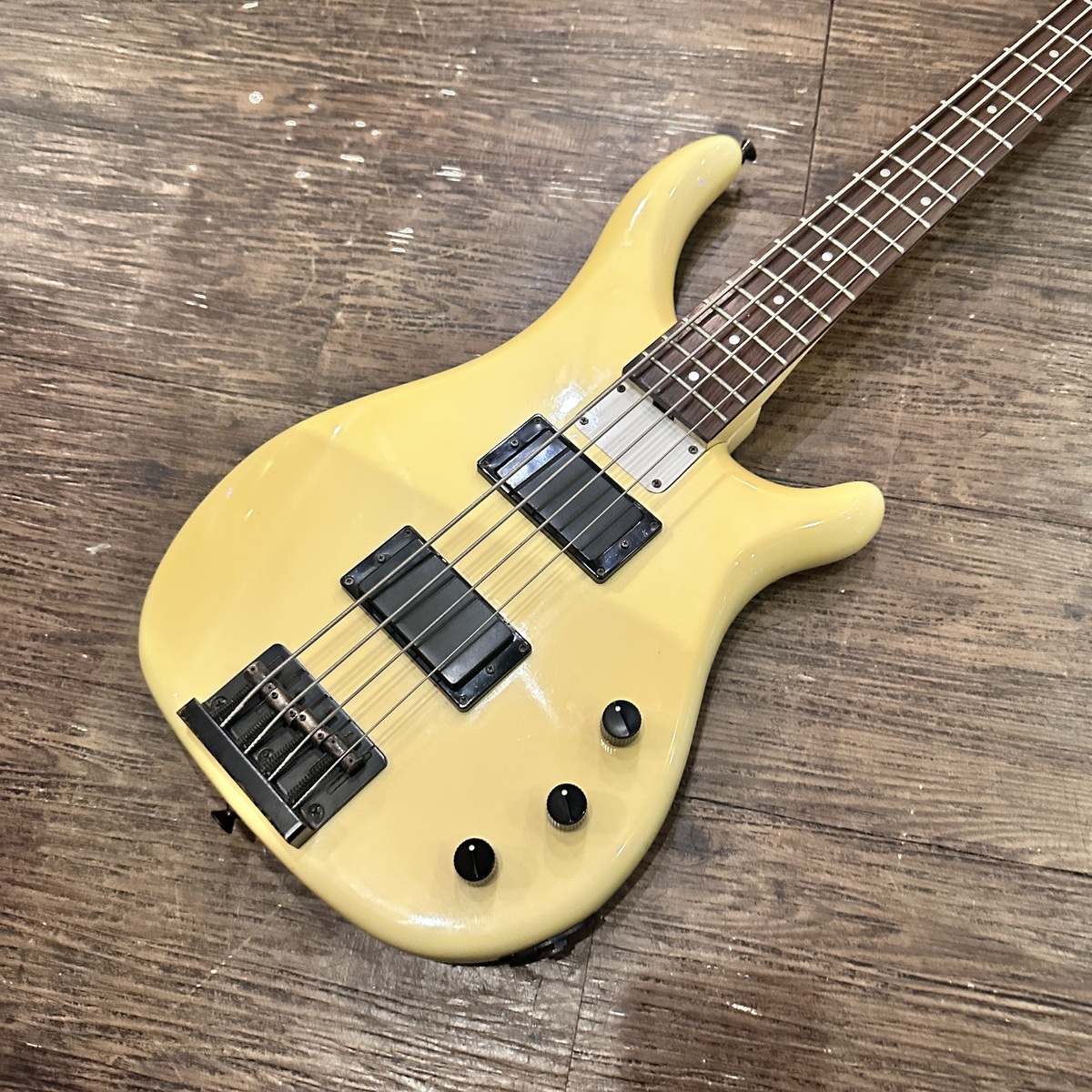 FERNANDES エレキベースFRB-70 シルバー 4弦フェルナンデス FERNANDES FRB-70 Electric Bass（中古/送料無料）【楽器検索デジマート】