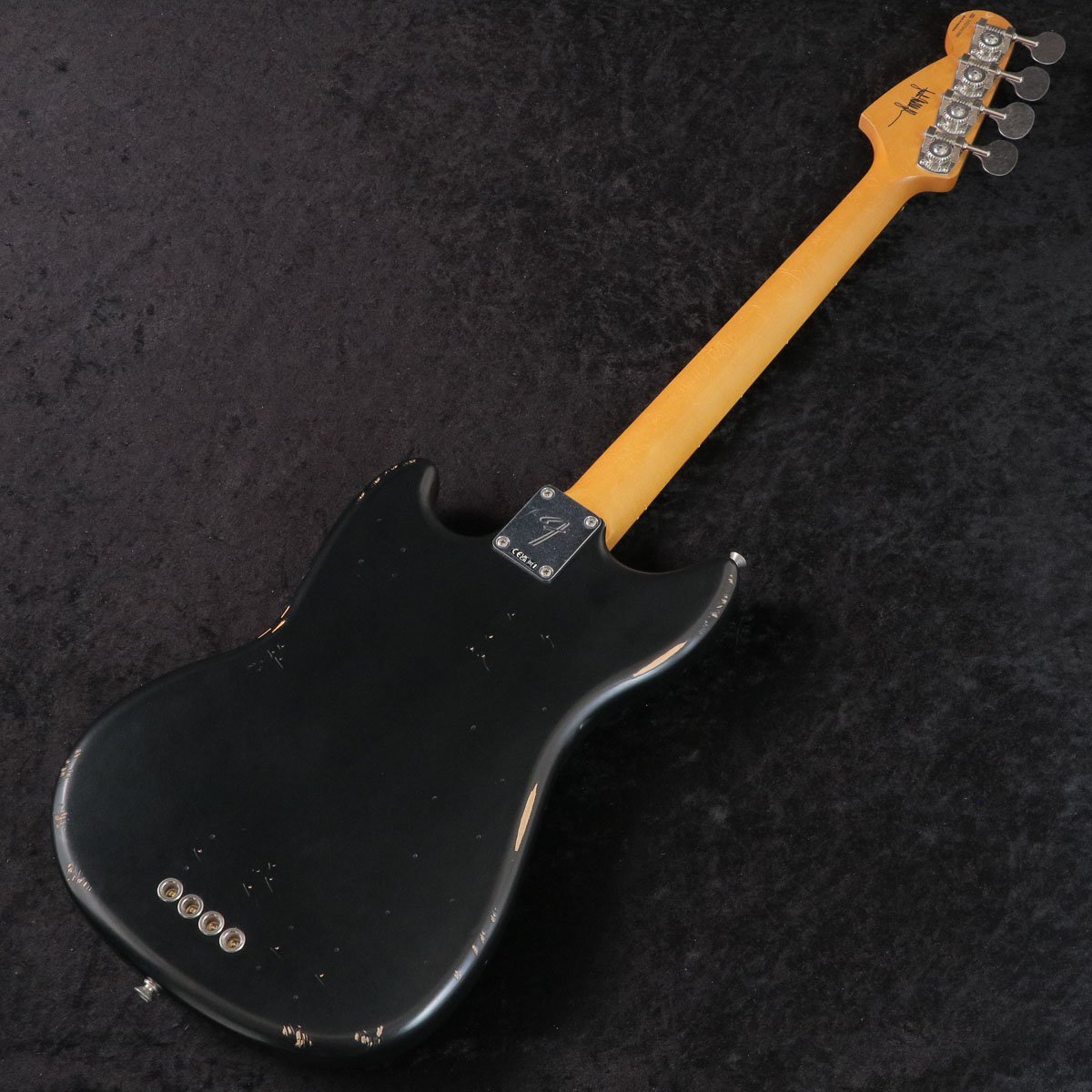 ベース FENDER JMJ Road Worn Mustang Bass Black Fender - JMJ Road Worn® Mustang® Bass Black 014-4060-306 – Steve's