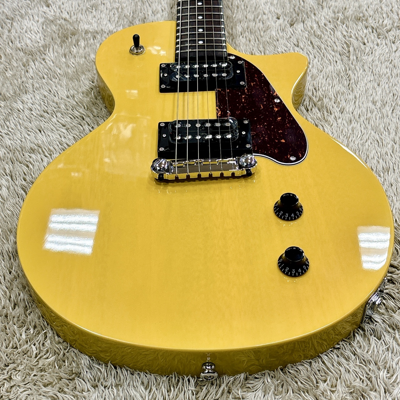 Sire Larry Carlton L3 HH TVY (TV Yellow)【2024年最新モデル