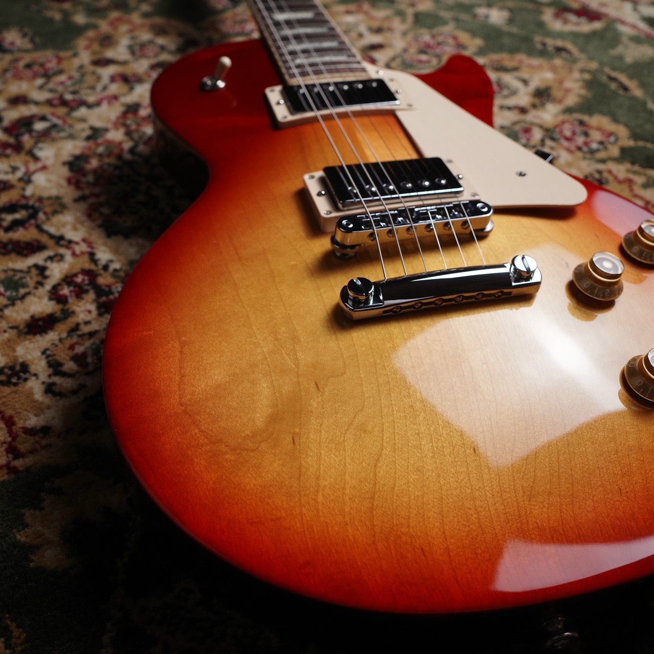 Gibson Les Paul Studio 2024 Cherry Sunburstエレキギター