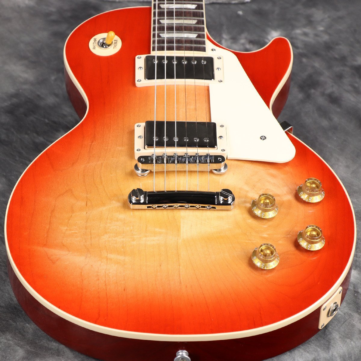 レスポールタイプ　レアな薄型ボディ 今注目！ギブソン薄型ボディーのレスポール「Gibson Les Paul