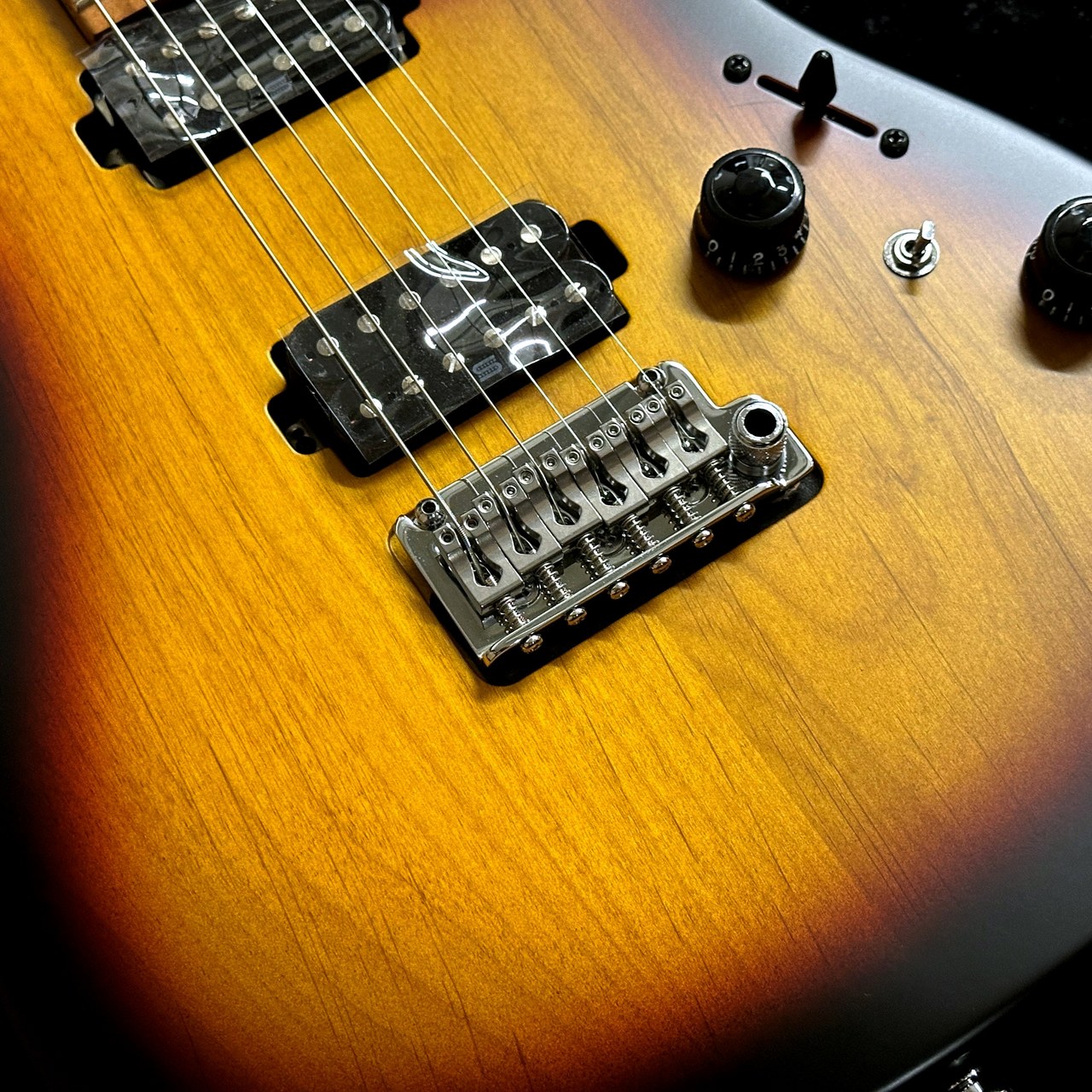 Ibanez Prestige AZ2402-TFF (Tri Fade Burst Flat) 【未展示保管