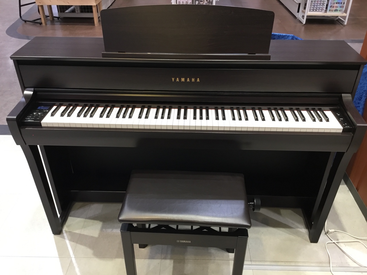 YAMAHA CLP-675（中古）【楽器検索デジマート】