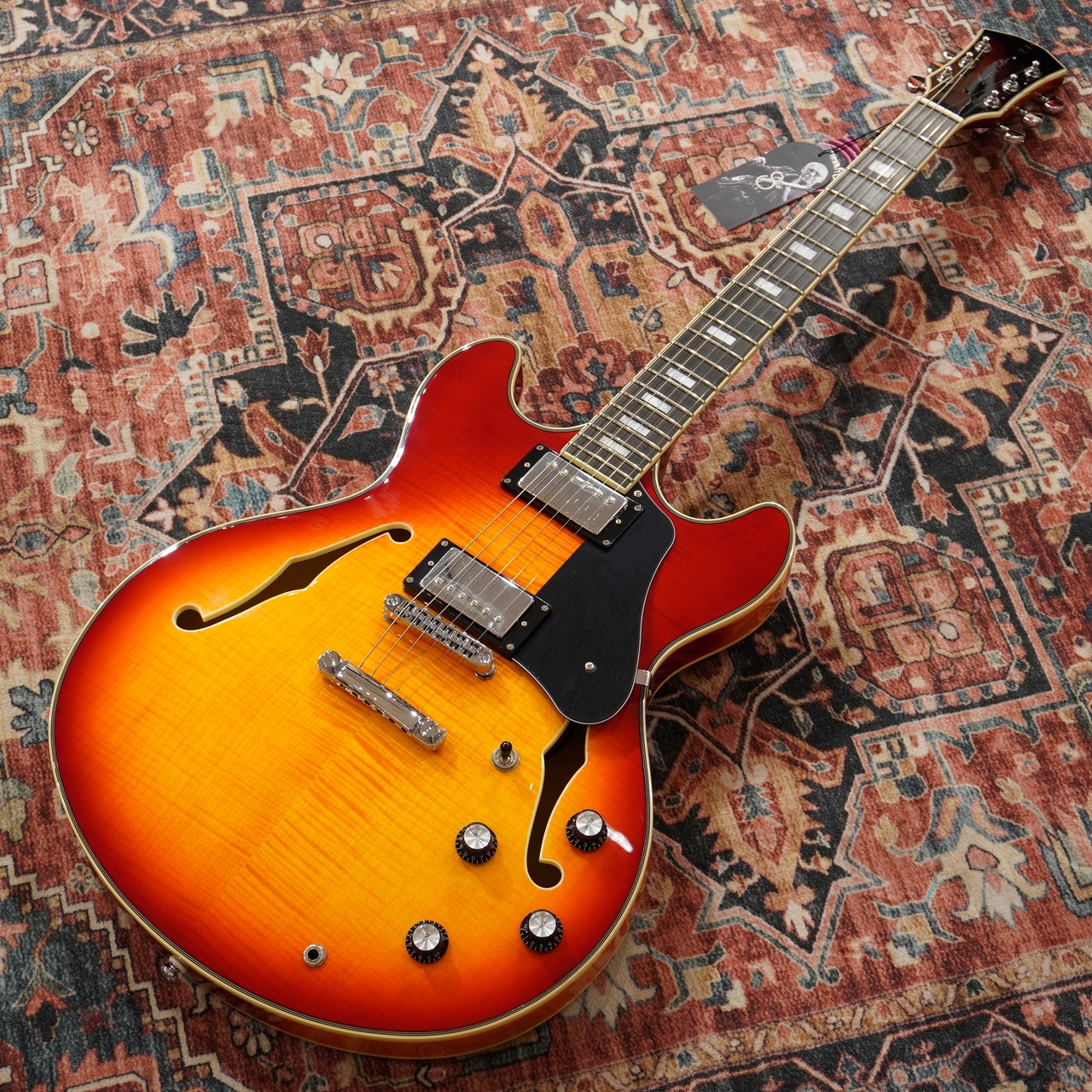 Sire H7 CS(Cherry Sunburst) with Larry Carlton 【セミアコ