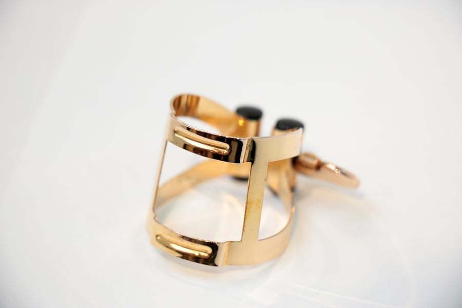 Vandoren アルトサックス MOリガチャーとキャップ Vandoren Optimum