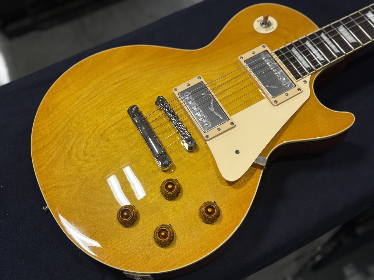 Tokai LS-101q レスポールタイプ　ギター Tokai LS-101Q ~Indigo Blue~ 4.32kg #2450055 | 【クロサワ楽器店