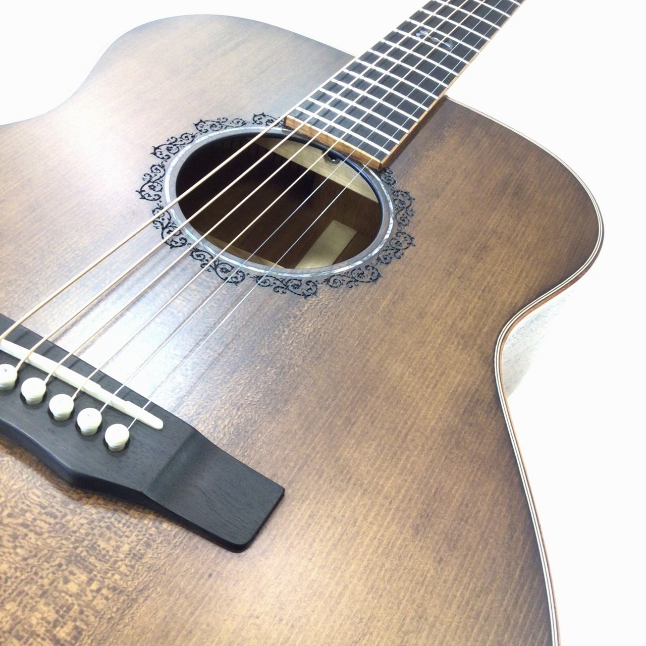 すぐ使えるヴィンテージ Morris MD-301N トップ単板 ハードケース付 すぐ使えるヴィンテージ Morris MD-301N トップ単板 ハード