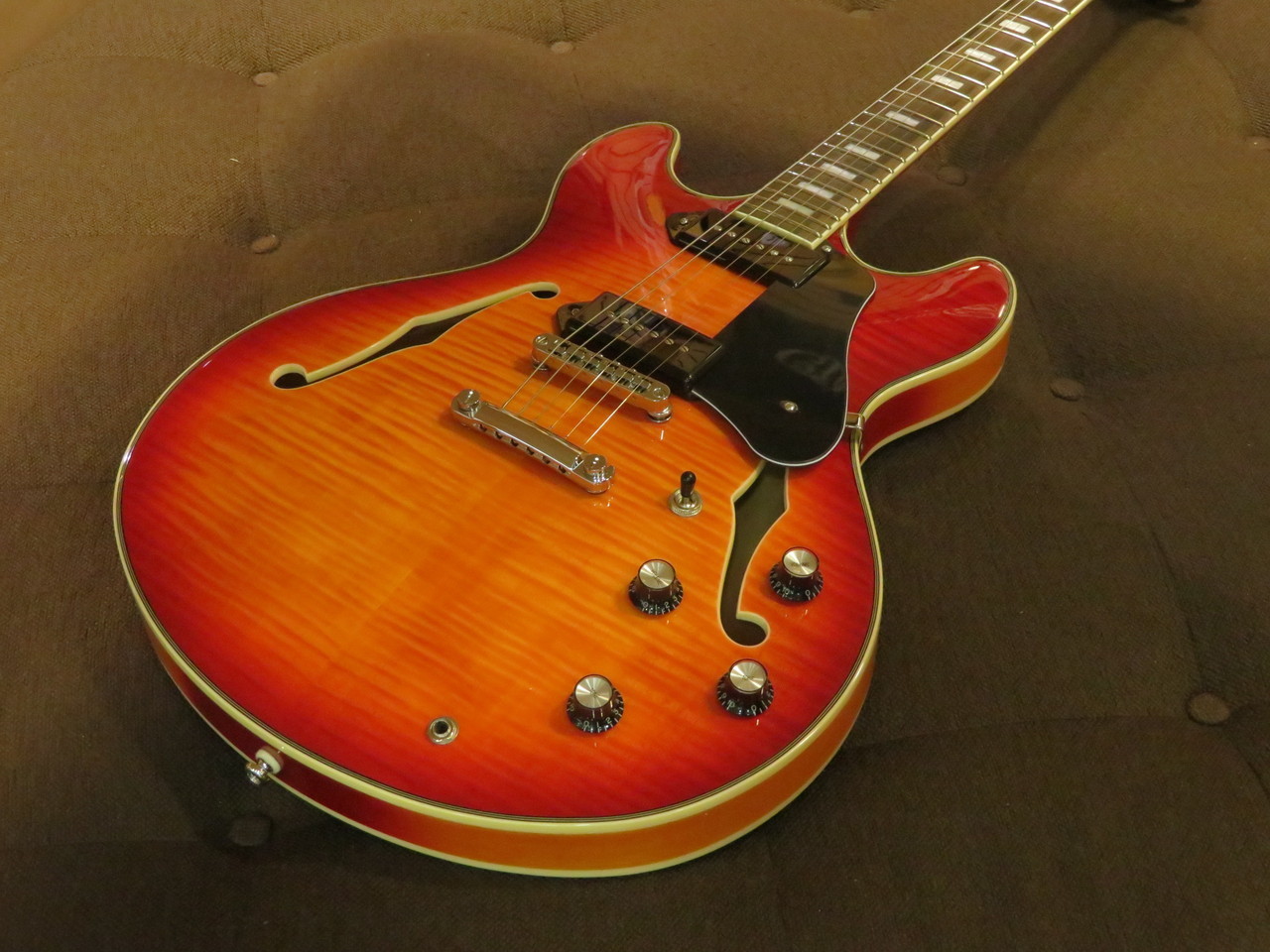 Sire H7V / Cherry Sunburst【重量4.01kg】（新品/送料無料）【楽器
