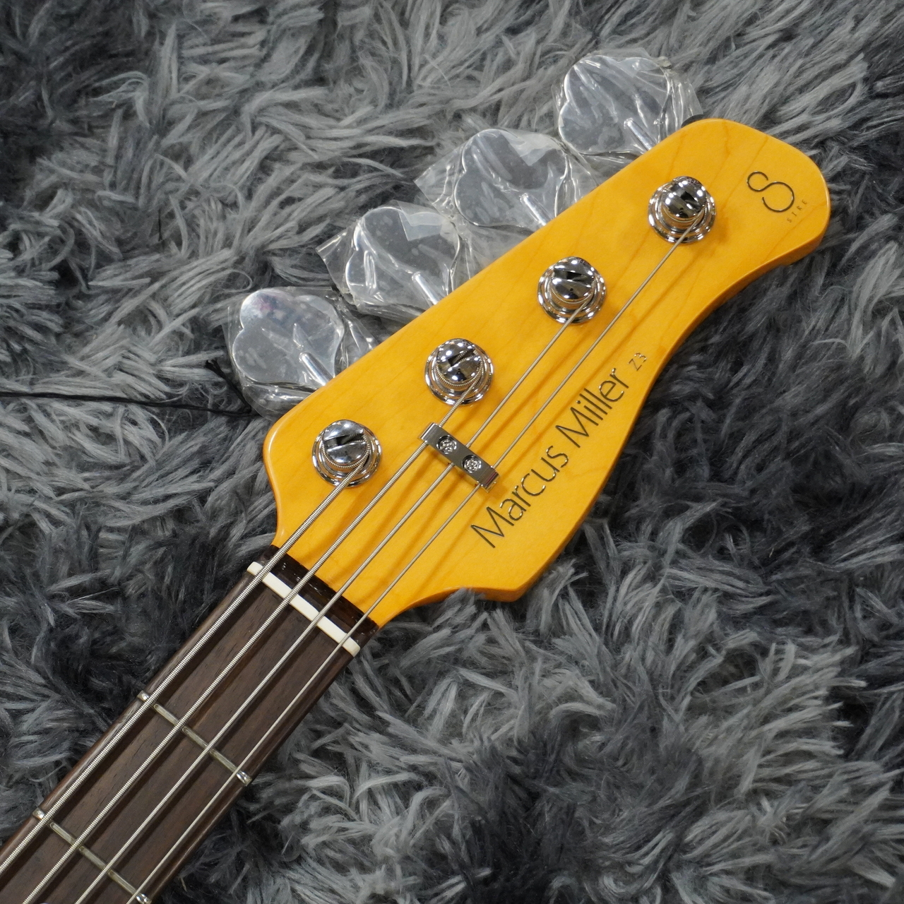 Sire Marcus Miller Z3 4-String Skyburst.SP (Skyburst Sparkle