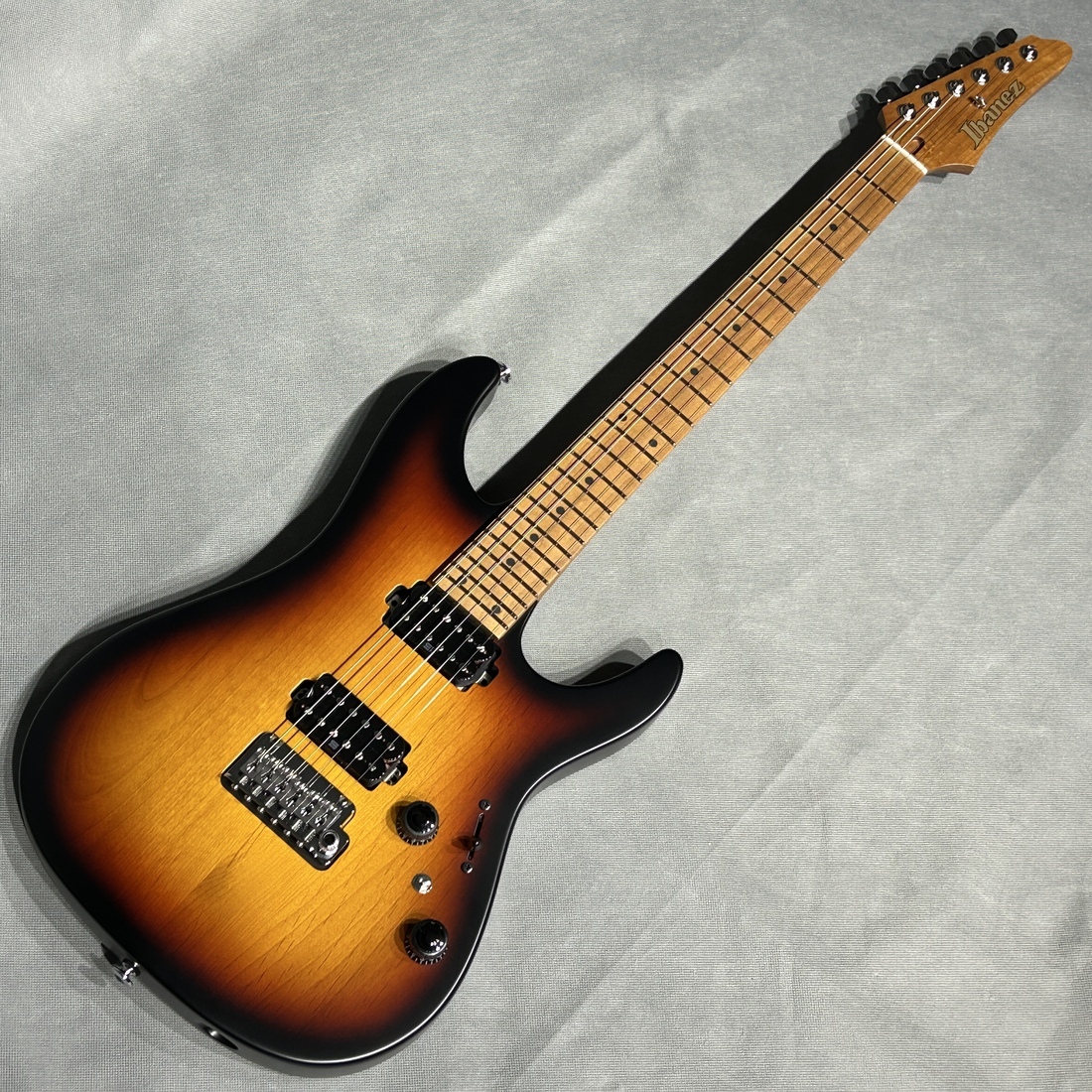 az2402 Tri-fade Burst Flat アイバニーズ Ibanez AZ2402 Prestige HH Roasted Maple Neck –Tri-Fade Burst