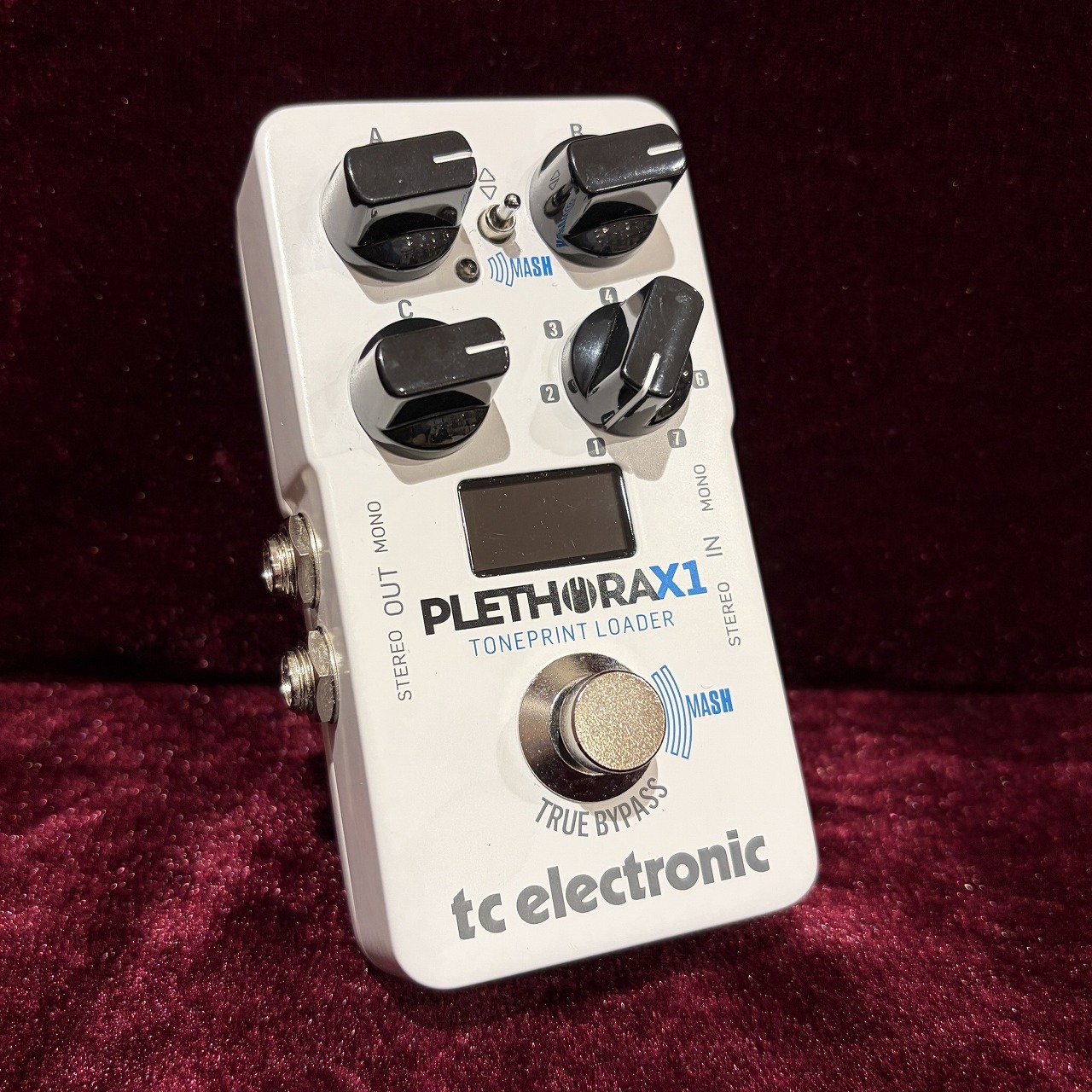 tc electronic PLETHORA X1 中古美品 TC Electronic Plethora X1 TonePrint Multi-effects Pedal | Sweetwater