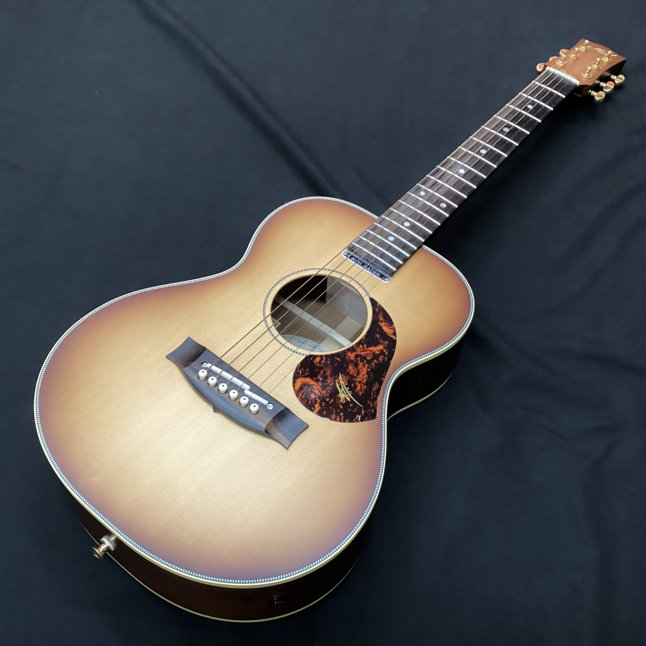 Maton EMD-6 Diesel Specialメイトンミニ中古シールド加工 MATON EMD-6(メイトン ミニギター)（中古）【楽器検索デジマート】