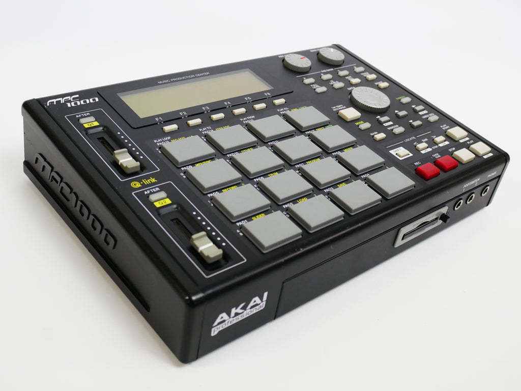 にやや様　中古 AKAI MPC 1000BK 箱なし 取扱説明書あり にやや様 中古 AKAI MPC 1000BK 箱なし 取扱説明書あり 【公式通販】