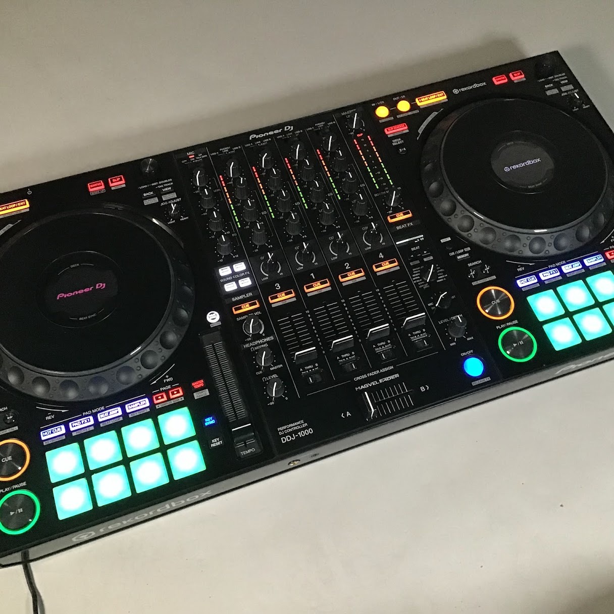 Pioneer DDJ-1000 rekordbox専用 4chパフォーマンス DJコントローラー 