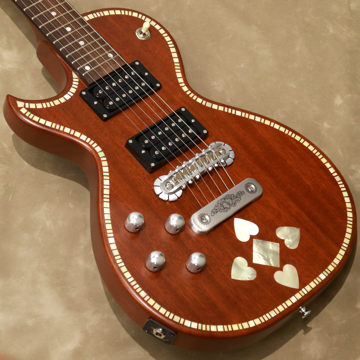ゼマイティスA24SU NATURAL PEARL 純正ハードケース付き Zemaitis A24SU NATURAL PEARL DIAMOND | White Guitars Online