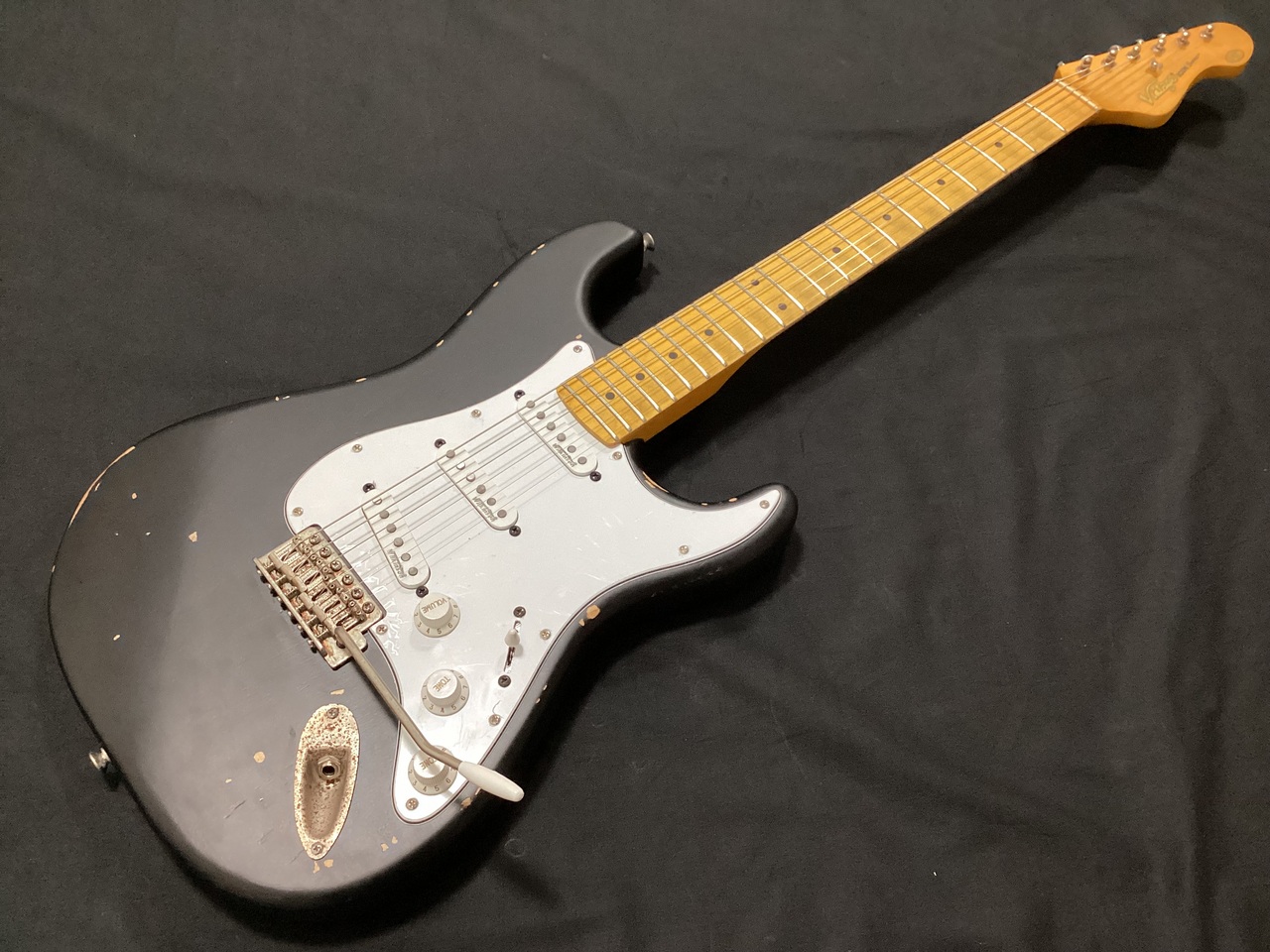 午前10時まで9,000円！ KGARAGE　ストラトタイプ　 レリ加工 Aged&Relic Custom/Stratocaster/Aged Black/ストラト/エレキ