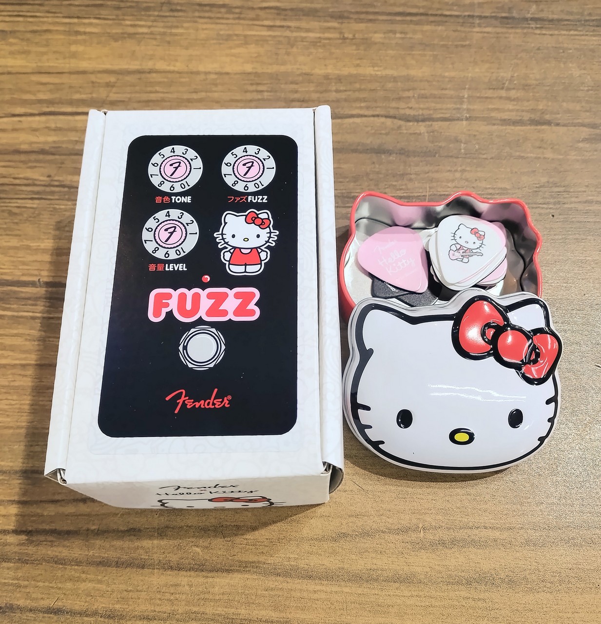 Fender Hello Kitty® FUZZ & PICK（新品）【楽器検索デジマート】