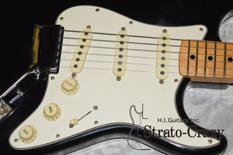 Fender Stratocaster '75 Black /Maple neck 