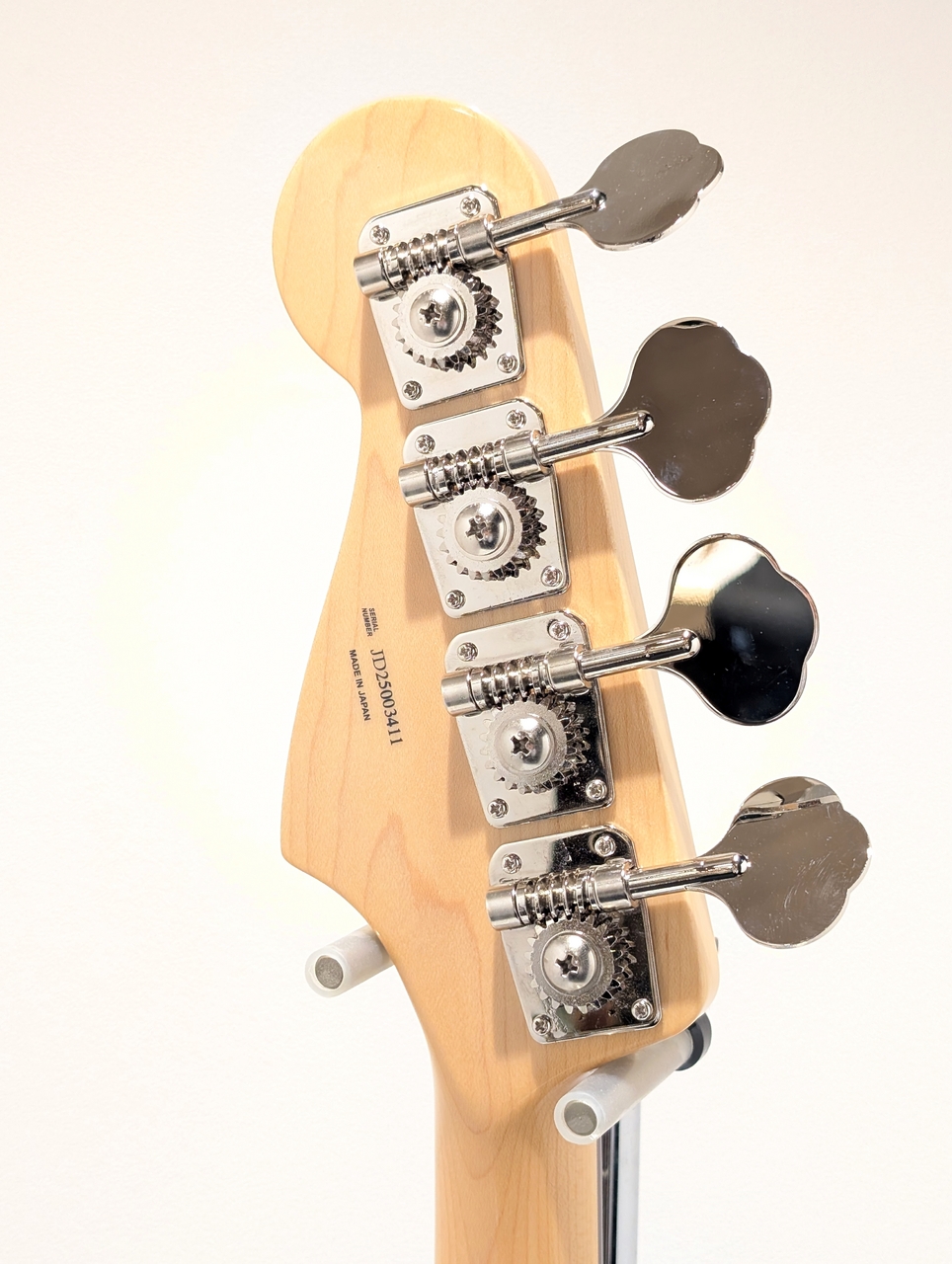Made in Japan Traditional 60s Jazz Bass -Lake Placid Blue