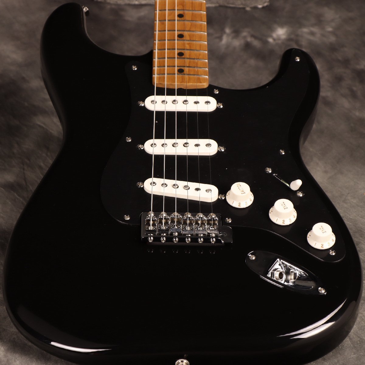 Fender FSR Vintera II 50s Stratocaster Roasted Maple Black